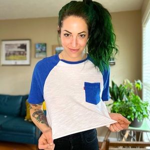 Levi’s vintage cropped tee